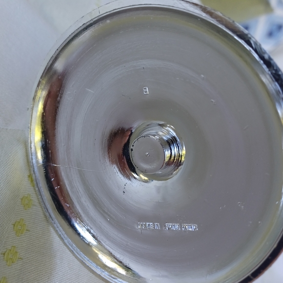 Vintage Vineyard Themed Hanging Grape Salt & Pepper Set - Picture 3 of 7